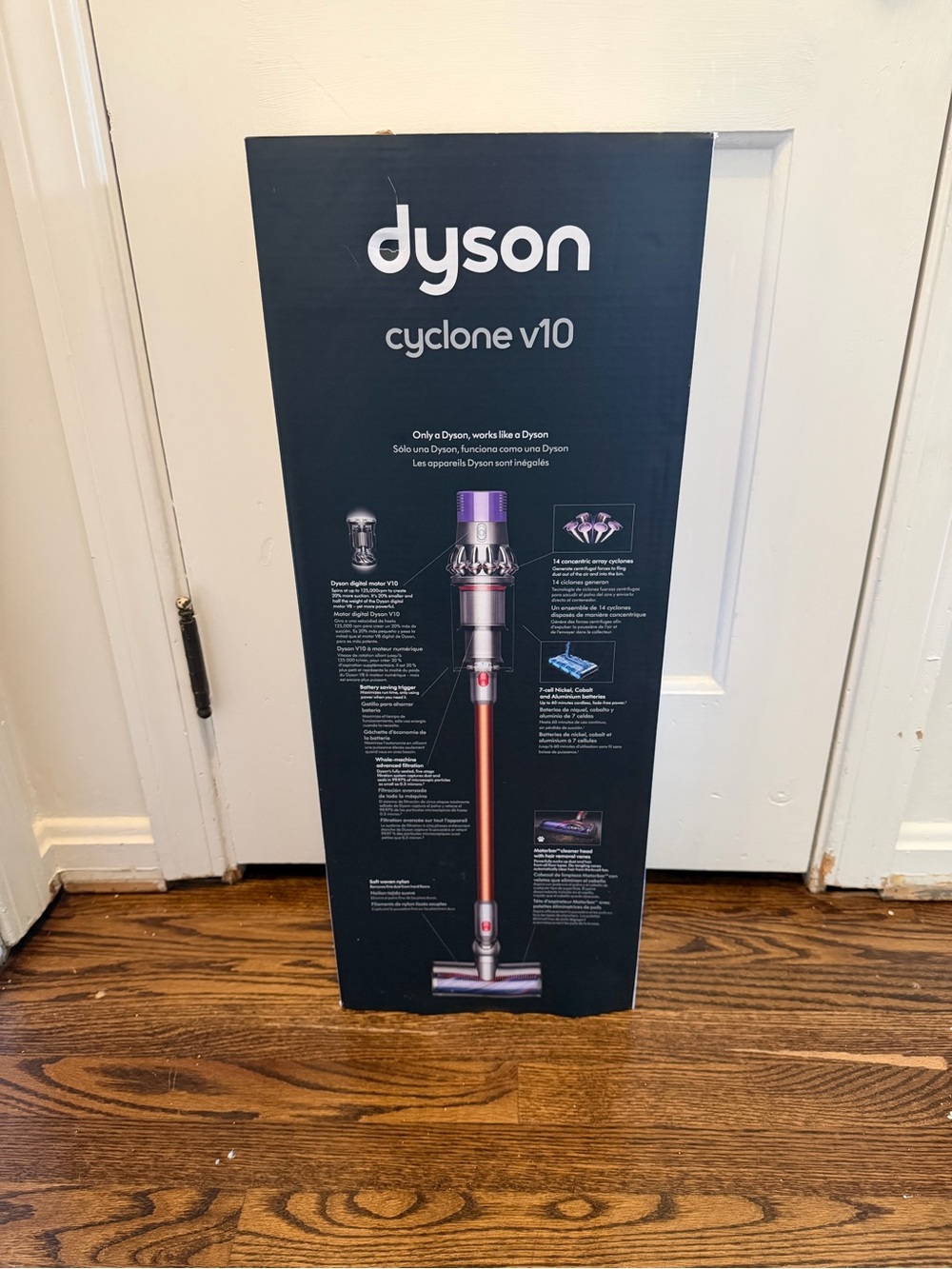 NWT Dyson Cyclone V10